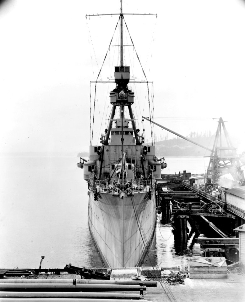Omaha-class light cruiser USS Milwaukee at Tacoma, Washington 1923. Note the narrow beam of this class. (51036574556)