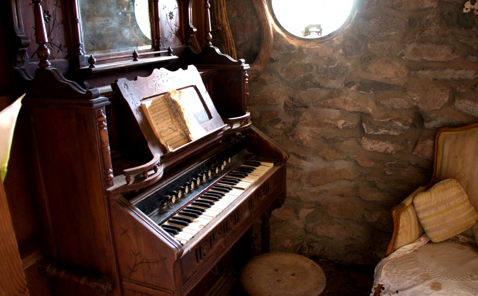 Organ in Wedding Chapel (14427786352)
