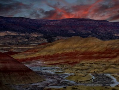 Painted Hills at sunset, Oregon - Flickr - Bonnie Moreland (free images)