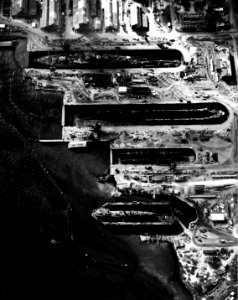 Pearl Harbor Vertical aerial view of the drydock area, 28 July 1942. (51147322660)