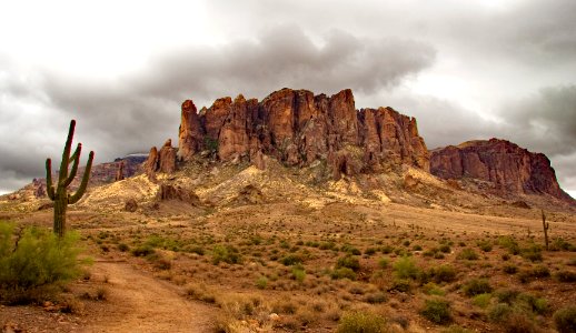 Peaks and Clouds (24544293317)