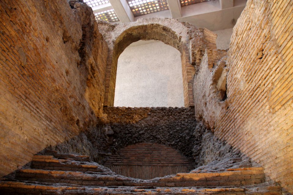 Piazza Navona Underground Ruins of Stadium of Domitian (48492817976)