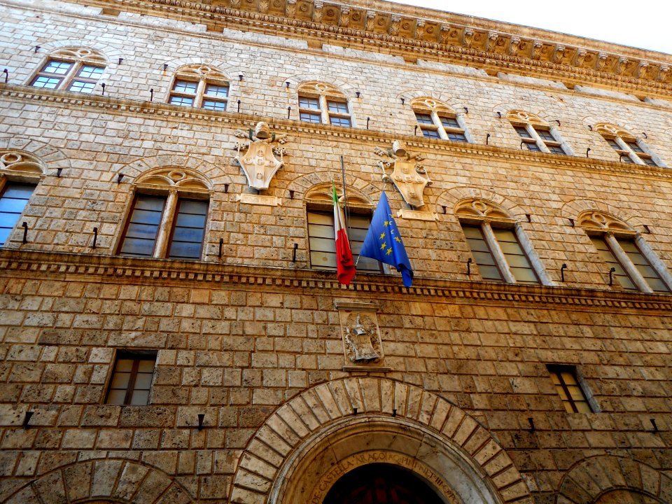 Piccolomini Palace (after 1469) at Siena - Architect Pietro Paolo Porrina on sketch by Bernardo Rossellino (Settignano Florence 1409-Florence 1464) (37688680891)