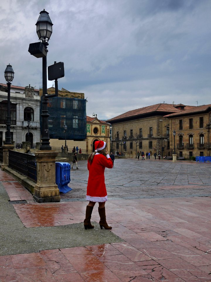 Plaza de Alfonso II el Casto (23373682824)