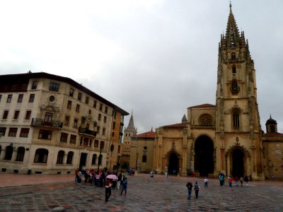 Plaza de Alfonso II el Casto (7837548390)