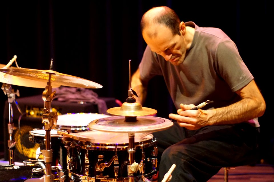 Stefano Battaglia Trio 12-1-2017 Tivoli Vredenburg Utrecht - Roberto Dani (31441378684)