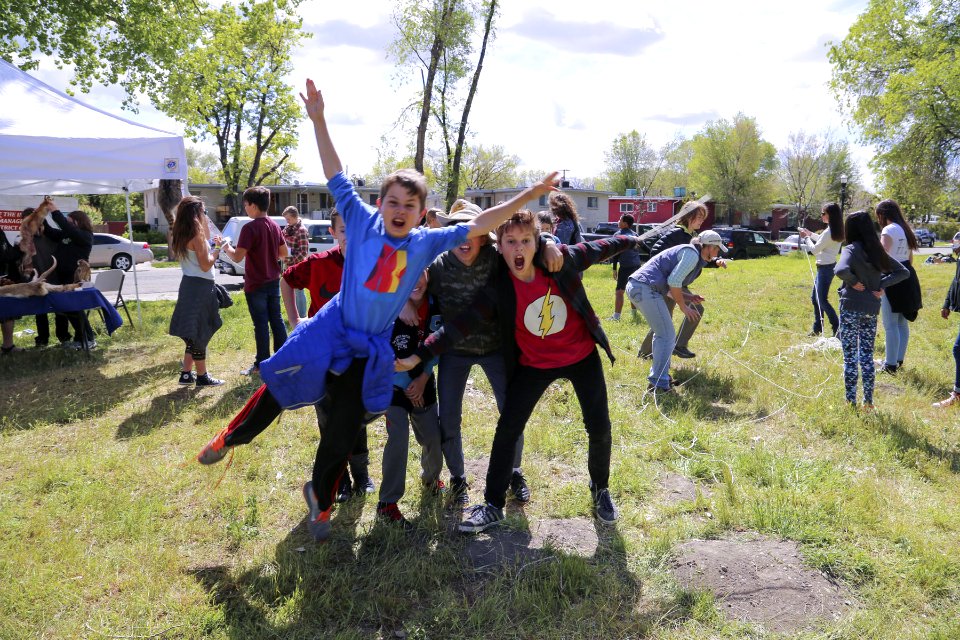 Students having fun (34395060401)