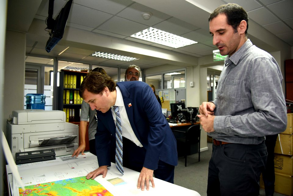 SUBSECRETARIO DE MINERÍA PABLO TERRAZAS SE REUNIÓ CON DIRECTOR NACIONAL DE SERNAGEOMIN Y SUS FUNCIONARI@S (26542061037)