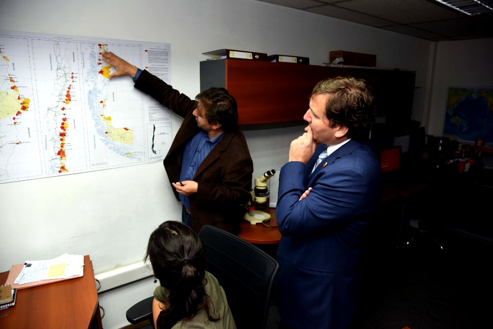 SUBSECRETARIO DE MINERÍA PABLO TERRAZAS SE REUNIÓ CON DIRECTOR NACIONAL DE SERNAGEOMIN Y SUS FUNCIONARI@S (39604120590)