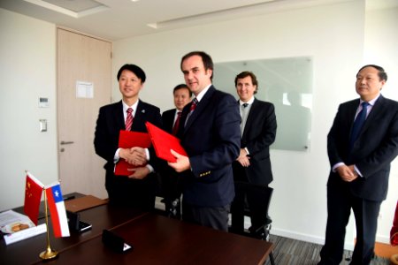 SUBSECRETARIO TERRAZAS PARTICIPA DE FIRMA ACUERDO DE COOPERACIÓN CON DEPARTAMENTO DE GEOLOGÍA DE CHINA (30115330547)