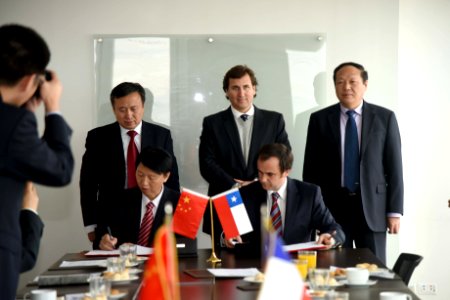 SUBSECRETARIO TERRAZAS PARTICIPA DE FIRMA ACUERDO DE COOPERACIÓN CON DEPARTAMENTO DE GEOLOGÍA DE CHINA (30115330997)