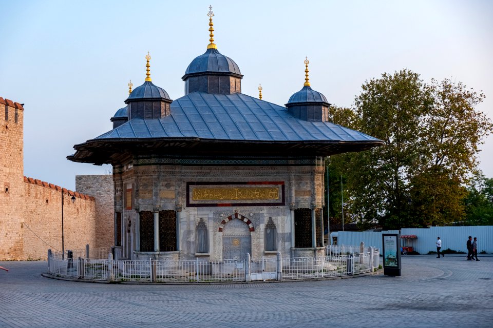 Sultan Ahmet III Fountain (48985780661)
