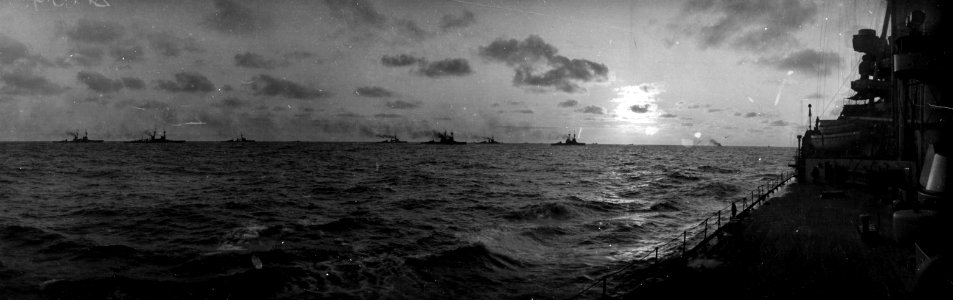 Sunset and Sea Power in the North Sea, April 1915. (51074040917)