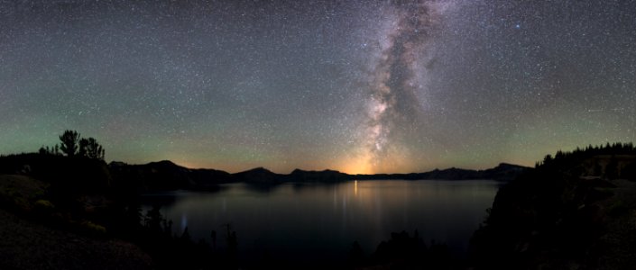 The Milky Way in Crater Lake (26972610245) photo