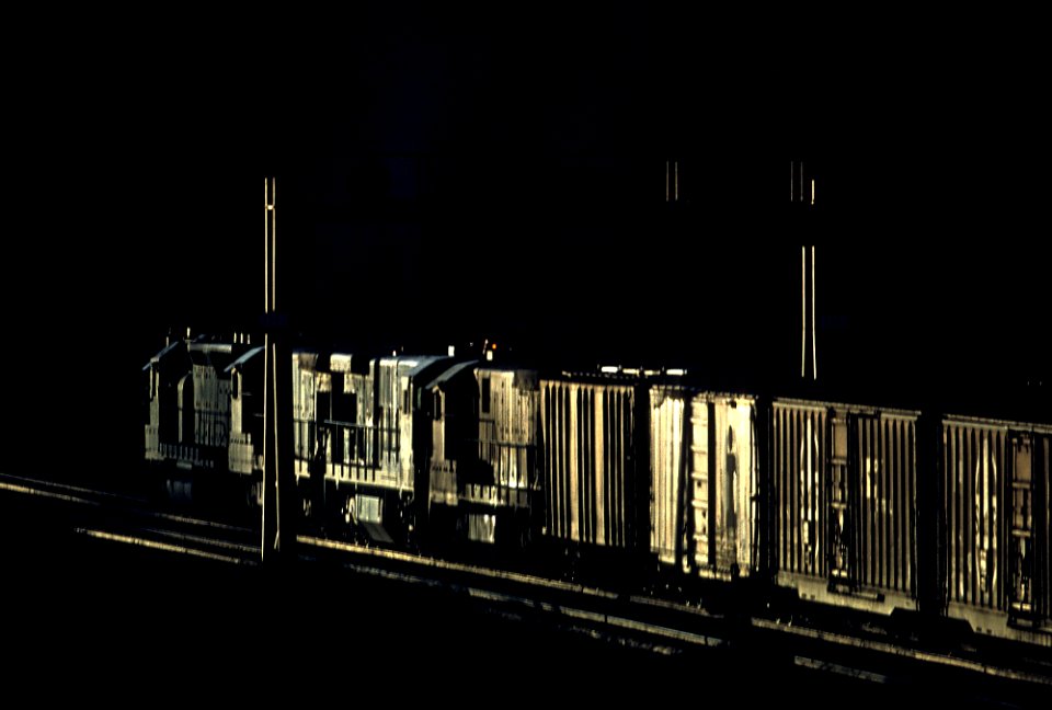 The Santa Fe signal bridge is near milepost 338 east of Flagstaff, AZ (31612494865)