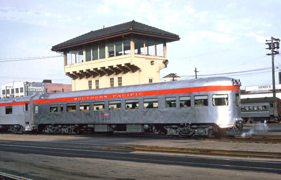 The SP Coast Daylight pre-Amtrak by Rogar Puta. I'm sure glad Roger took these 5 photos. (33023140736)