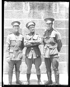 Three Australian soldiers, c1915 (29492587123)
