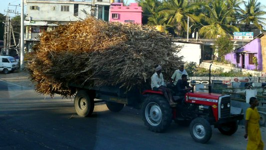 Tractor transporting (51056375803)