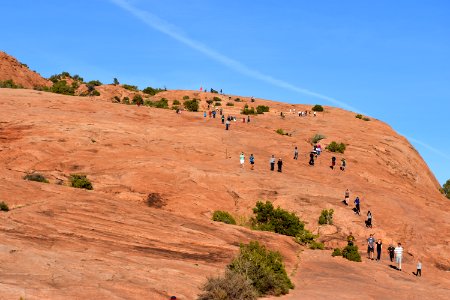 Trail to Delicate Arch (35637920896)