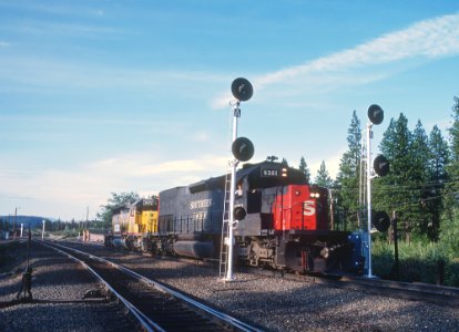 TSP 8351 and UP 3672 at Black Butte, CA in August 1982 B36 (33223637011)