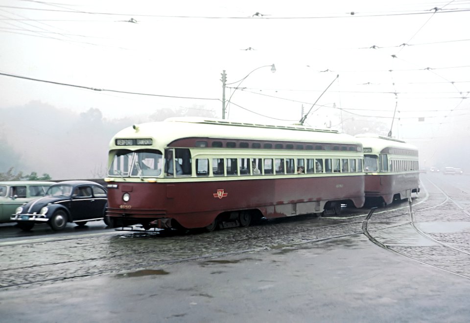 TTC 4650 (PCC) MUed BEDFORD DANFORTH (short turn) on Danforth Viaduct at Parliament, Toronto, ONT on September 8, 1965 (22393806140)