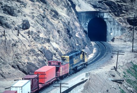 Two Amazing Sequences by Roger Puta's Between Tunnels 7 and 8 in the Tehachapis -- 6 Photos (31194705651) photo