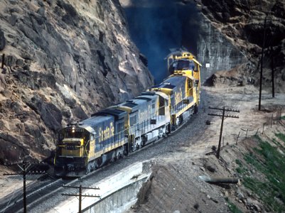 Two Amazing Sequences by Roger Puta's Between Tunnels 7 and 8 in the Tehachapis -- 6 Photos (31165508062) photo