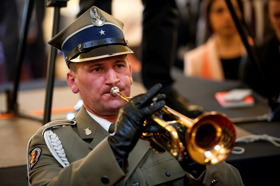 Uroczystość odsłonięcia tablic upamiętniających ofiary katastrofy pod Smoleńskiem (41299035322)