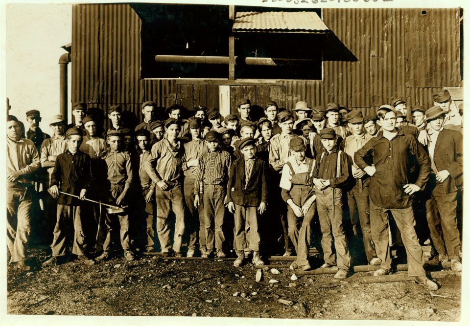 A glass works in Indiana, Night Shift Going to Work. 5 P.M. (See also -115). LOC cph.3c05652
