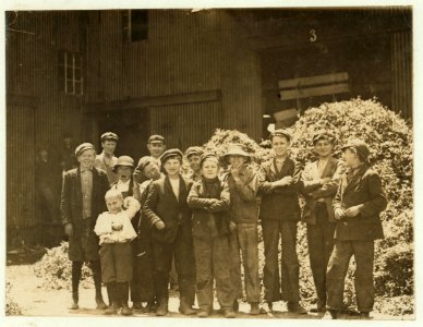 A group of workers at Greenabaum's Cannery, Seaford, Del. 1 Child is 7 years of age. 4 Children are 12 years of age. 1 Child is 13 years of age. 4 Children are 15 years of age. 3 of these LOC nclc.00799
