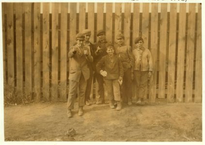 A group working on night shift at Hereford Glass Works, Cape May Court House, N.J. Nov. 19, 1909. I saw the smallest boy carrying in shortly before midnight, November 18th. LOC cph.3a47677