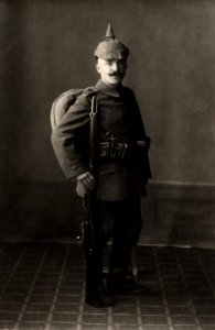 A Hirrlinger - Grenadier aus dem Regiment »Königin Olga« (1. Württembergisches) Nr. 119 (um 1916)