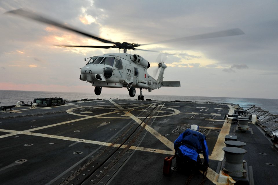 A Japanese SH-60J lands aboard USS McCampbell. (8188175962)
