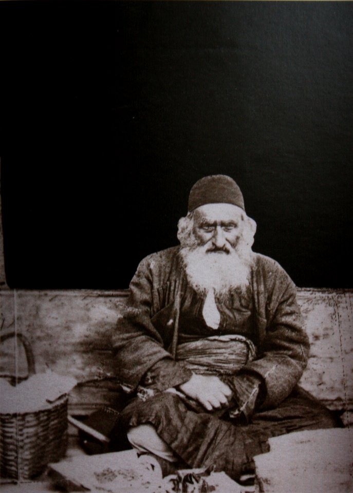 A Jew, salesman of nuts (Ermakov)