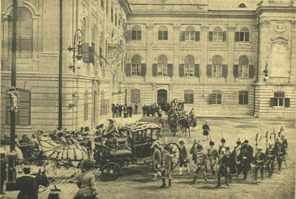 A korona átszállítása a Mátyás-templomba 1896-24