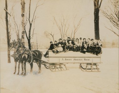 A jolly sleigh ride (HS85-10-32291)