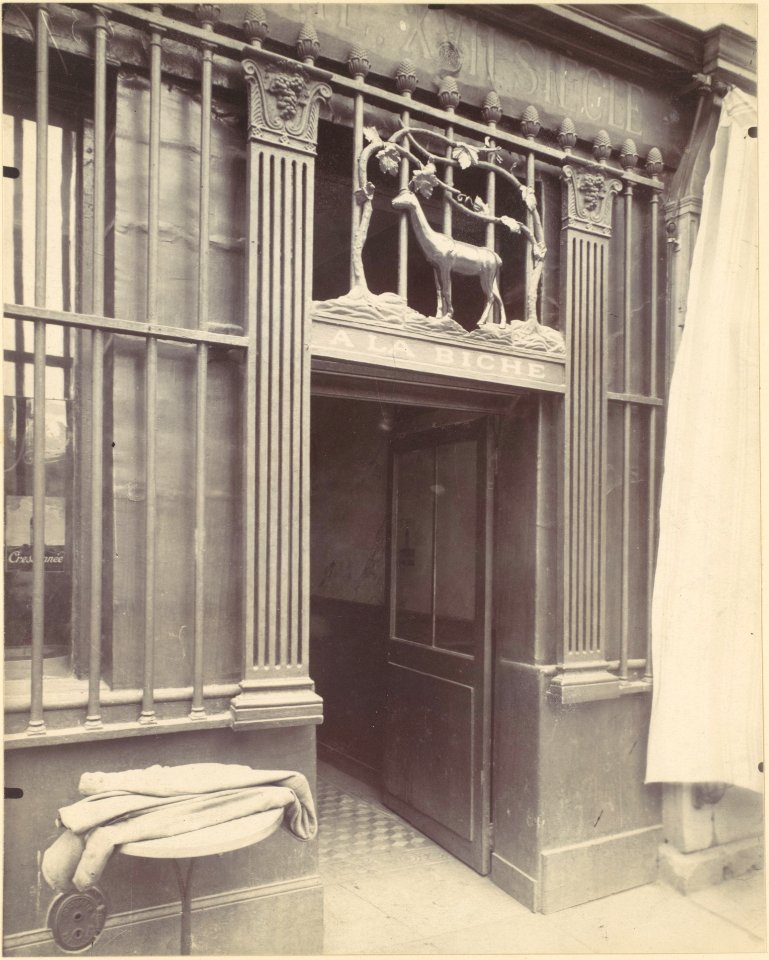 A la Biche, rue Geoffrey Hilaire, 1922