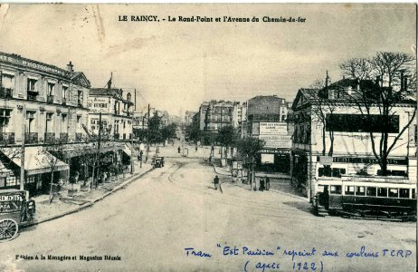 A la ménagère - Le raincy - Le rond point et l'avenue du Chemin de fer photo