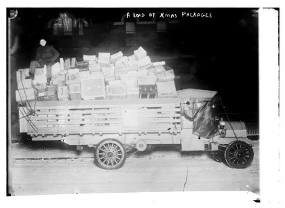 A load of Christmas packages LCCN2014689398