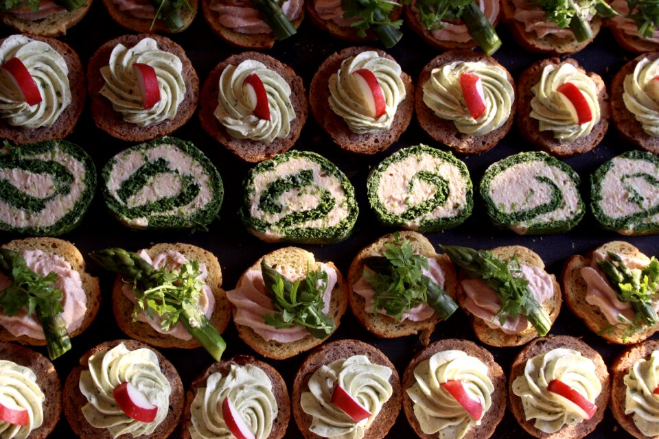 Catering salmon castel mareccio