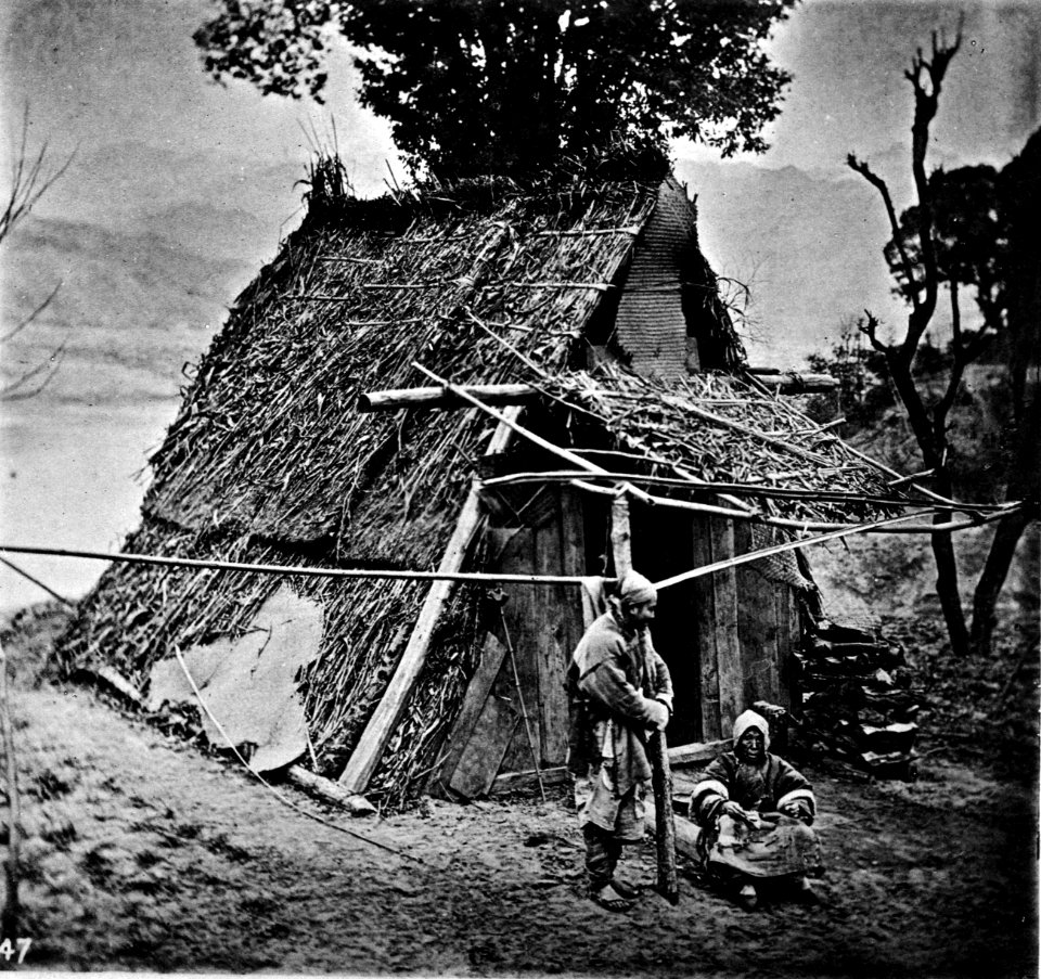 A MOUNTAIN HUT, PROVINCE OF HUPEH