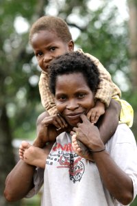 A Papuan woman and her child. (4843336518) photo
