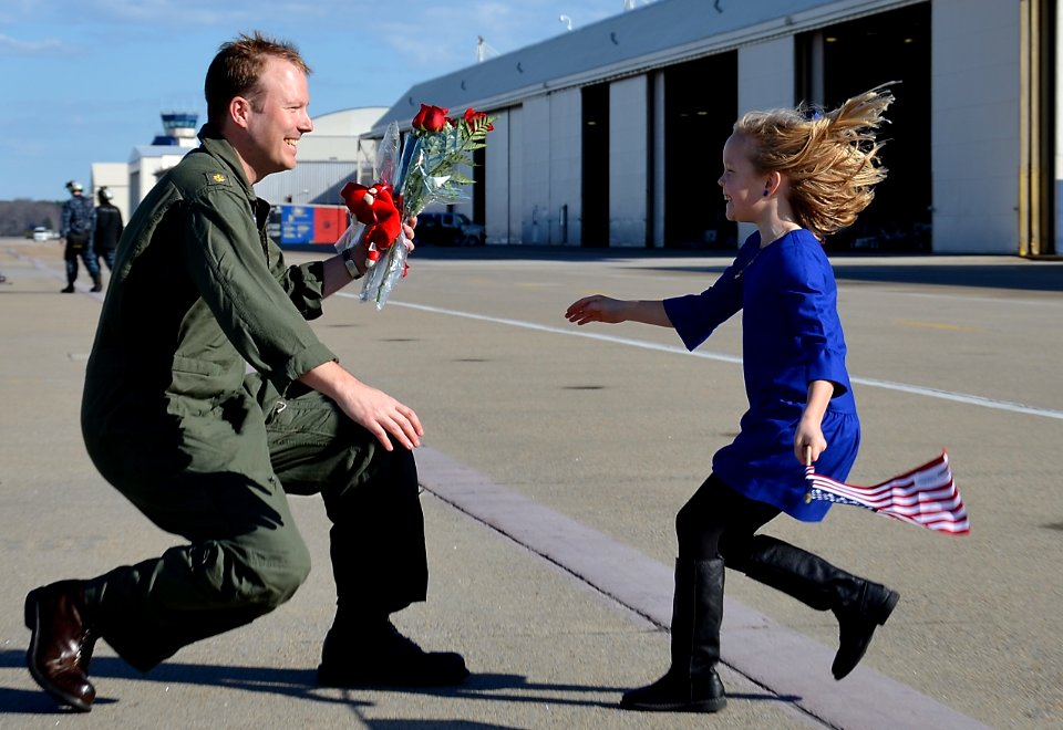 A pilot reunites with his daughter. (8290272809)