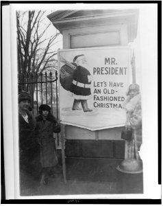 A political amnesty picket at the White House today LCCN2002712374
