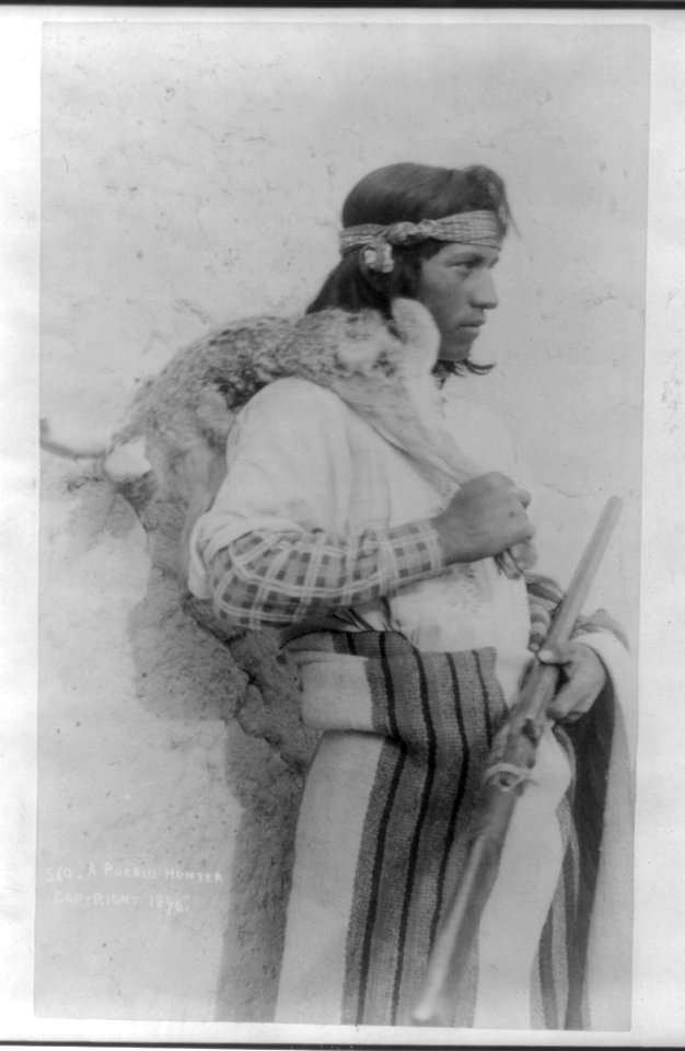 A Pueblo Hunter LCCN2006684445