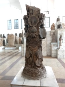 A Queen Sculpture 6058 -2