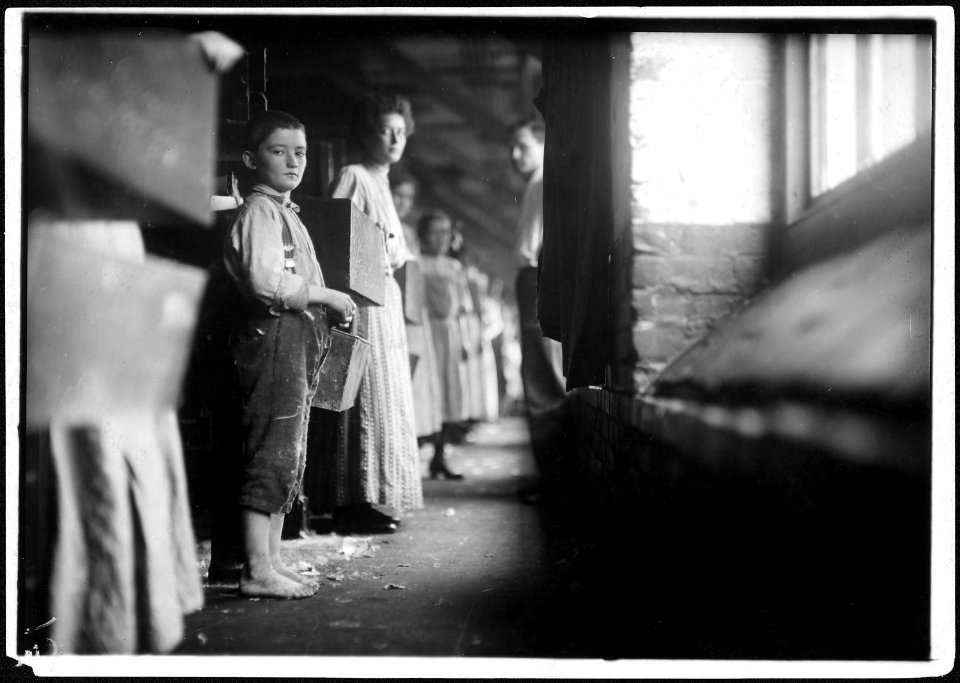 A regular worker (doffer) in Richmond Spinning Mills. Photo during working hours. Chattanooga, Tenn. - NARA - 523363