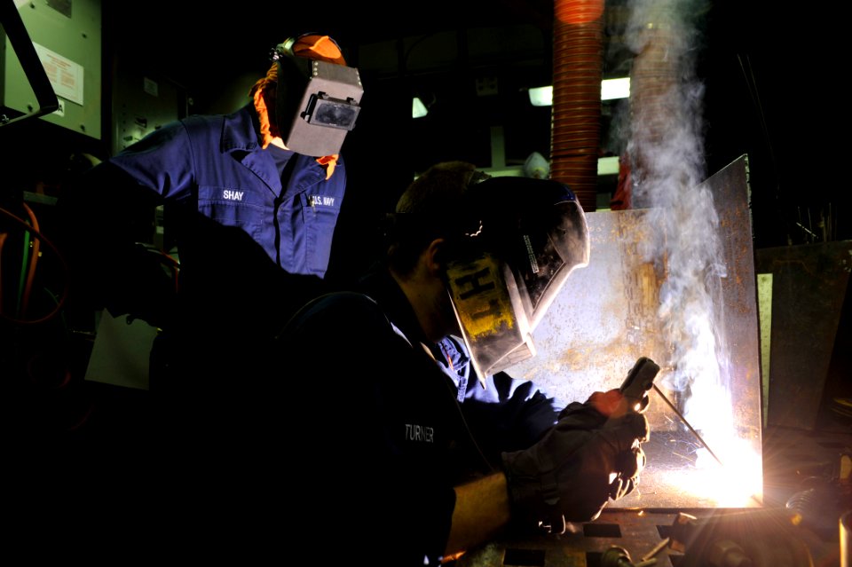 A Sailor welds aboard USS Jason Dunham. (8203275122)