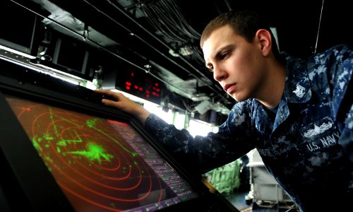 A Sailor watches radar aboard USS San Antonio. (8202178411)
