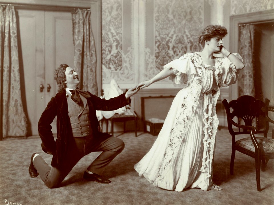 A scene from Glittering Gloria (SAYRE 12166)